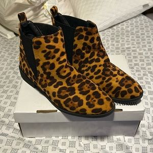 Max Muxun Leopard Print Booties - 9